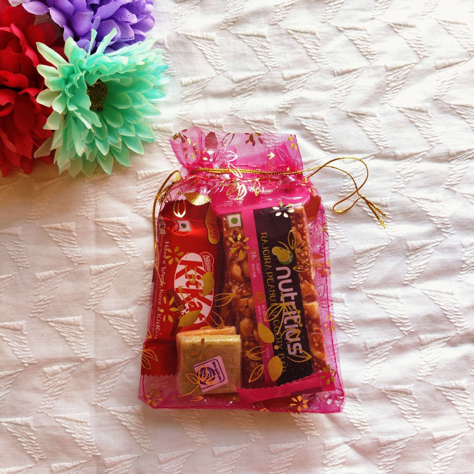 Handmade Diwali Gift Box for Loved Ones, 6-in-1 Indian Festive Gift Set, Hand-Painted Diya, Folk Art Cards & Shubh Labh Magnet - Image 10